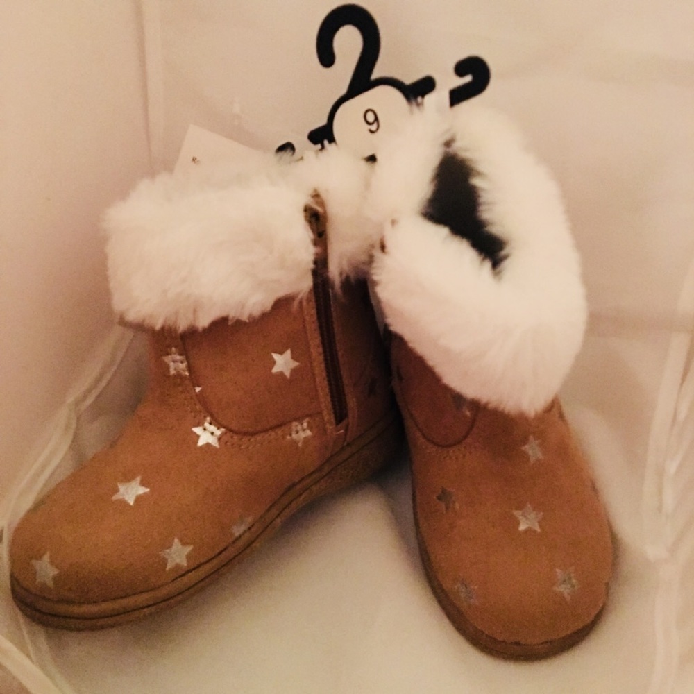 Faux Fur & Star Boots